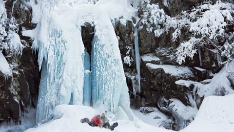 日本屈指の氷の滝！ 鳥海山「二ノ滝氷爆」で絶景ハイキング