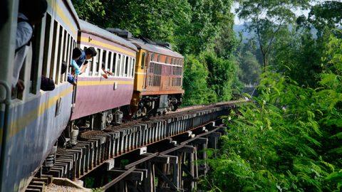 【素顔のタイに触れる旅1】 森の中の7つの滝と、戦争の記憶を伝える泰緬鉄道