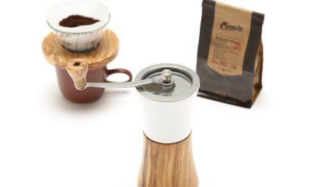 豆は直前に挽くのが鉄則！家でもキャンプでも必ずおいしい「コーヒーミル」 3選。