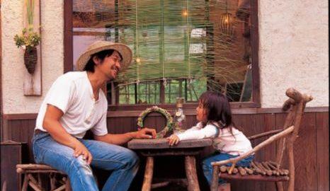【子育てパパ長野修平の青空日記vol.15】イテセニで草を編む