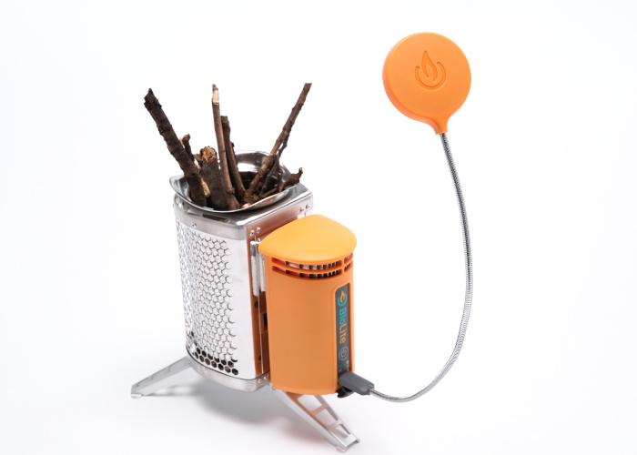 キャンプでスマホ充電 たき火で発電できる Biolite のbbqストーブ Be Pal