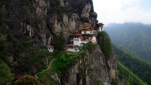 【不思議の国ブータン5】ブータンでもっとも重要な聖地、タクツァン僧院まで登ってみた