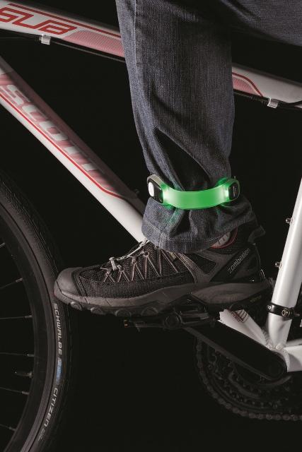 夜になると自転車がこぎたくな る Usb充電できる Led足首バンド 出ました Be Pal