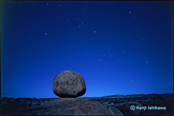 「岩と星」オーストラリア