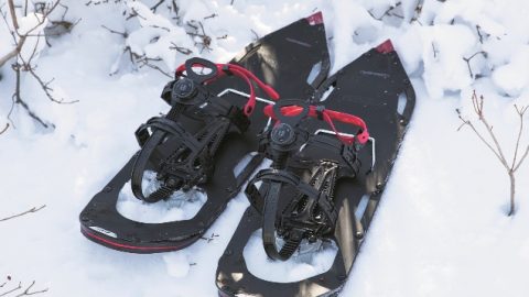 【話題のアウトドアギア】カナダ「ガノー」社のスタイリッシュな新型スノーシューを雪山で試してみた！