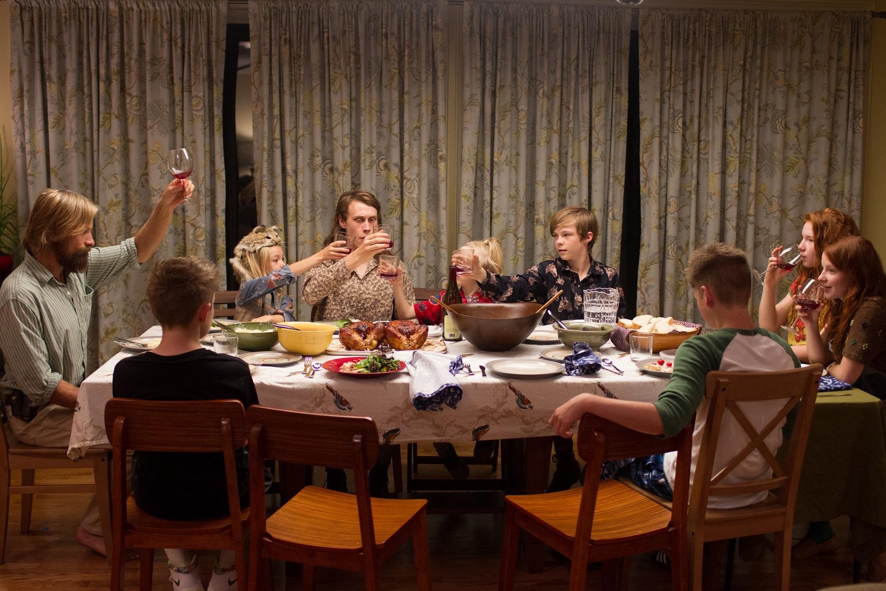 CF_01013 (l to r) Viggo Mortensen stars as Ben, Shree Crooks as Zaja, George MacKay as Bo, Nicholas Hamilton as Rellian, Annalise Basso as Vespyr and Samantha Isler as Kielyr in CAPTAIN FANTASTIC, a Bleecker Street release. Credit: Erik Simkins / Bleecker Street