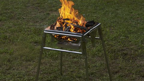 キャンプでピザやグラタンも思いのまま！４００度調理ができる「焚き火オーブン」登場