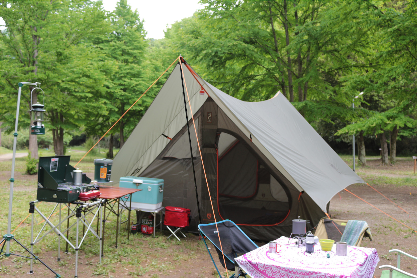 NEMOの新作テント「ダークティンバー4P」を試してみた！ | テント 【BE-PAL】キャンプ、アウトドア、自然派生活の情報源ビーパル