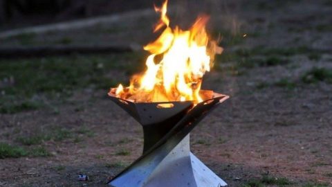 キャンプにはコレ！世界一美しいたき火が楽しめるONWAYの「聖火焚火台」。