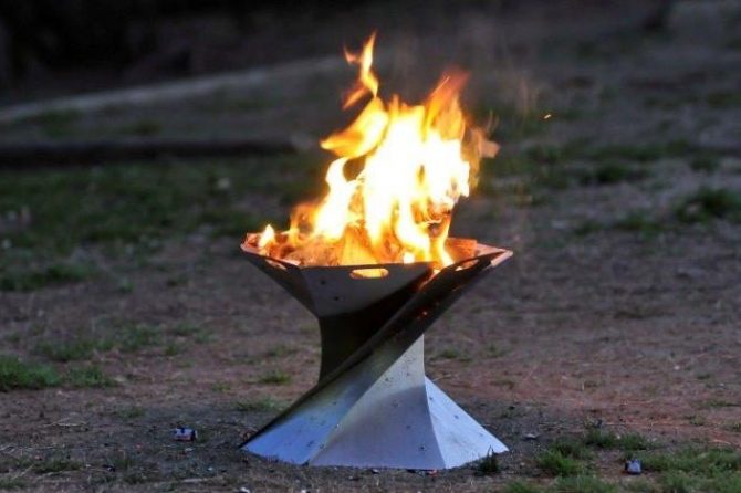 キャンプにはコレ！世界一美しいたき火が楽しめるONWAYの「聖火焚火台」。