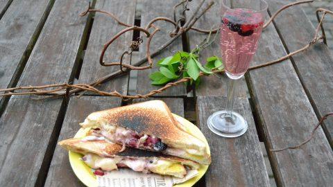 キャンプや登山で大好評になること間違いなし！ワンバーナーでスイーツを作ろう
