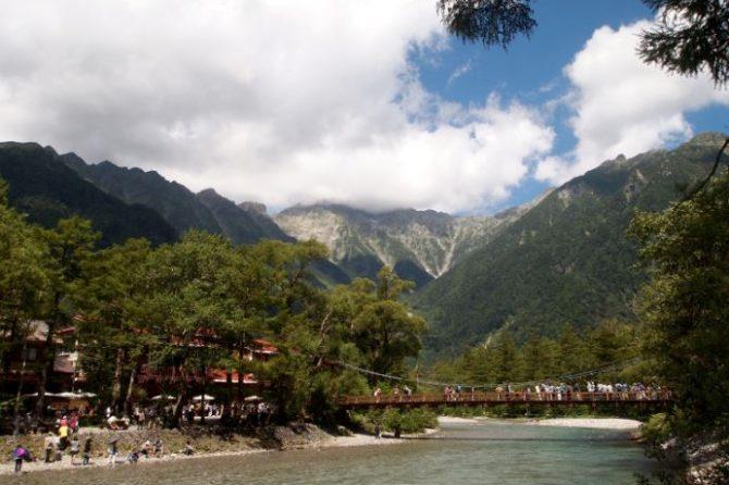 ただテントを張ってボーっとしていても登山家気分？イチオシキャンプ場