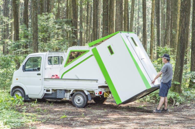 軽トラキャンピングカーのシェルが回転し拡張! 自作したのは元自動車