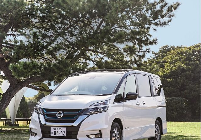 【アウトドア試乗レポート】電動化した日産「セレナ」はファミリーキャンプに最適だ！