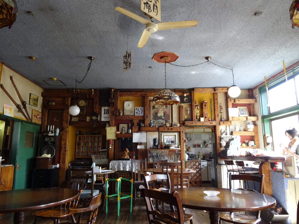 ライダーハウス＆カフェ「雪月花廊」に泊まる｜BEPAL