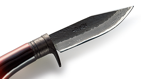 土佐のトヨクニとのコラボレーション　日本刀の鞘みたいに艶やかな剣鉈です