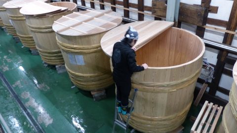 あと２年で職人がいなくなる？ 「木桶×地域再生」 秋田・新政酒造の一手