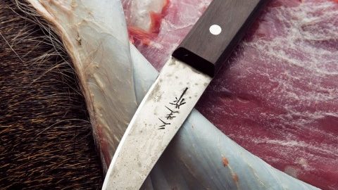 にっぽん刃物語『 21世紀型猟師の皮むきナイフ 』～ 肉も皮も自然からの贈り物、おろそかにはさばけない ～
