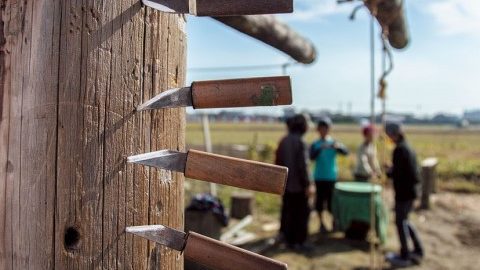 にっぽん刃物語「フリースクールの小刀」～夢中になれることを毎日探せるのは子供時代の特権である～