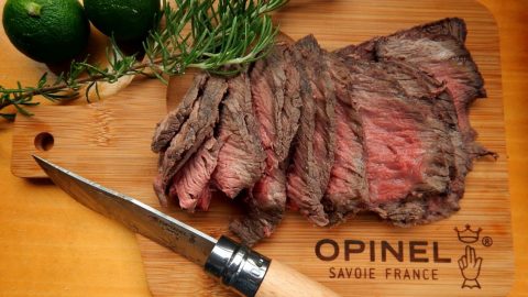 オピネルナイフ10シーズニング?「牛肉の塩釜焼き」に挑戦しました?［読者投稿記事］