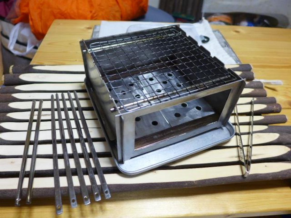 道で拾ったステンレスの板の端材で自作コンロを作りました。［読者投稿記事］