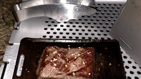 ミニ鉄板でキャンプデビュー［読者投稿記事］