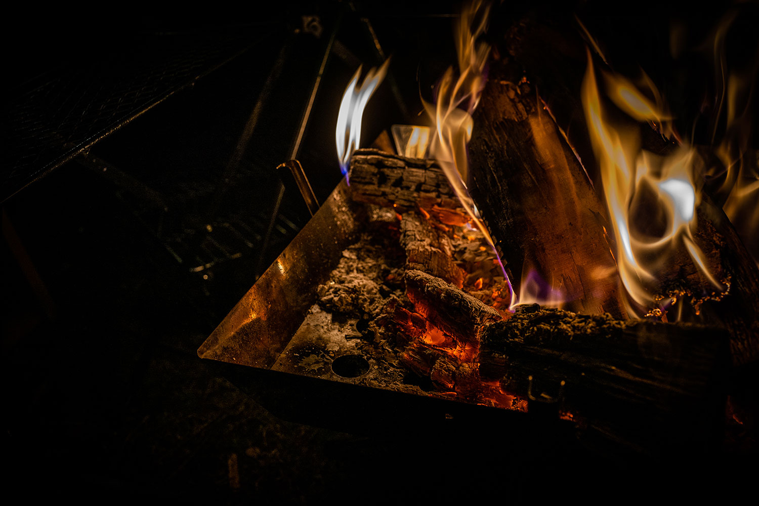 人気・定番のおすすめキャンプ焚き火台集めました！ | 焚き火 【BE-PAL 