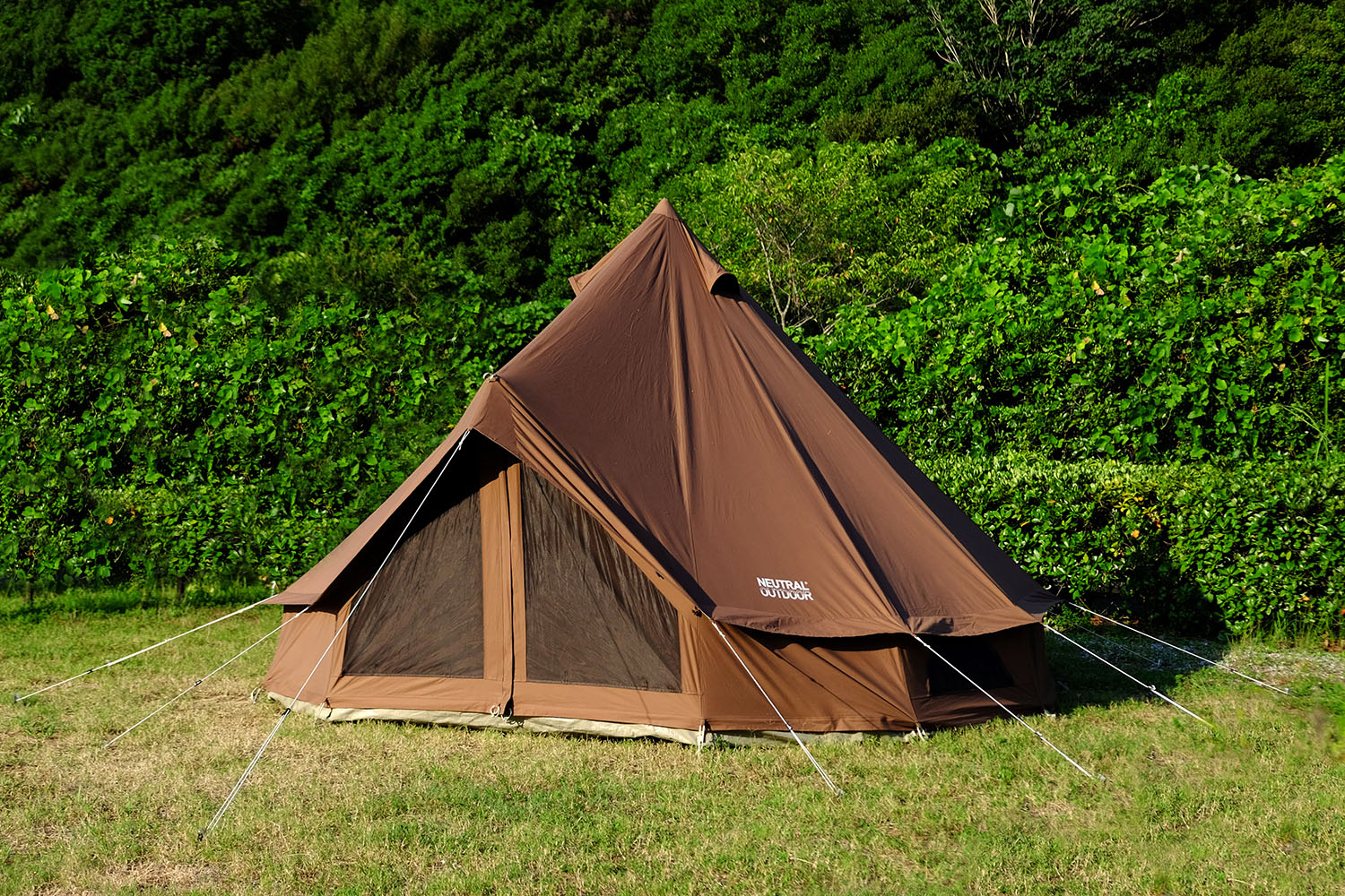 冬キャンプにおすすめ！薪ストーブOKの新作テント＆タープ