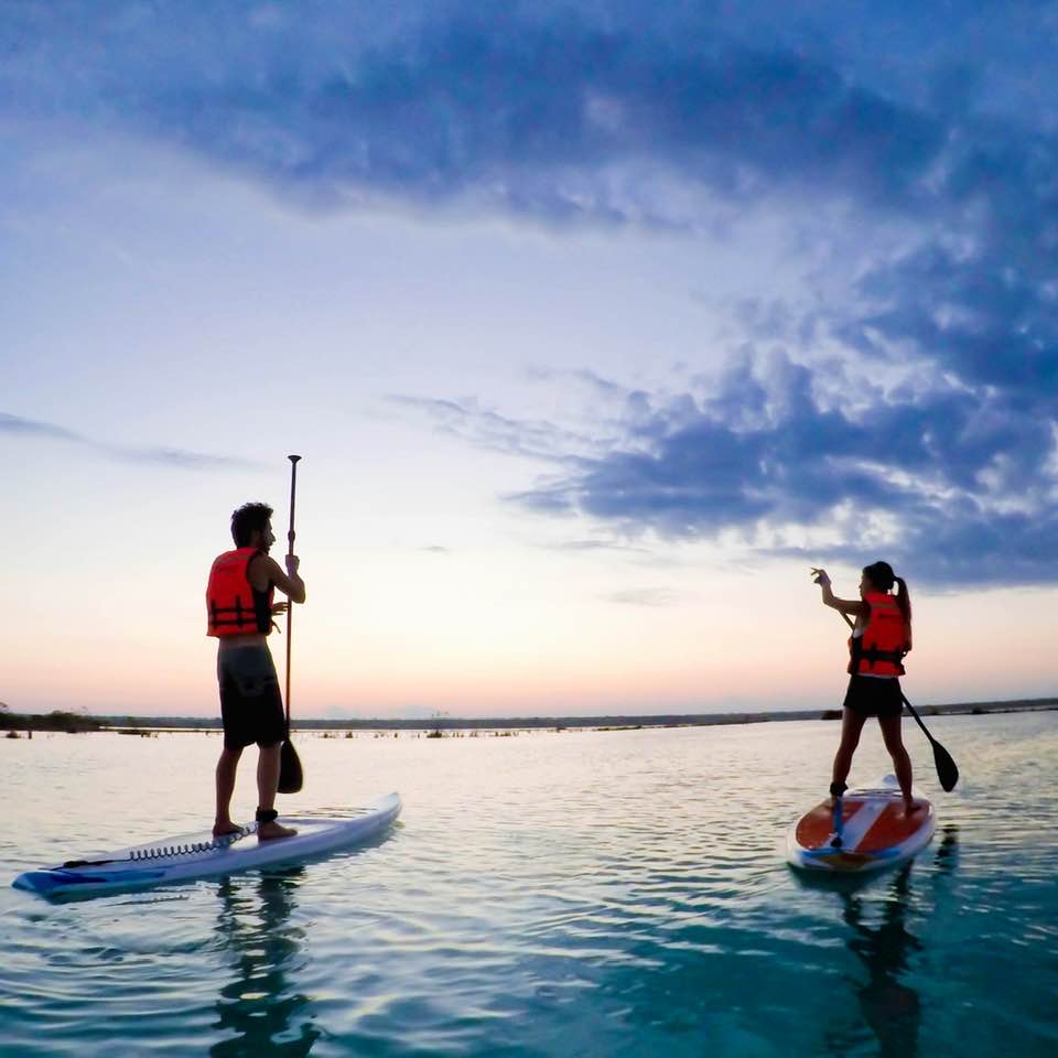 Sup好き必見 メキシコの七色の湖で楽しむ絶景モーニングサップ 海外の旅 Be Pal キャンプ アウトドア 自然派生活の情報源ビーパル