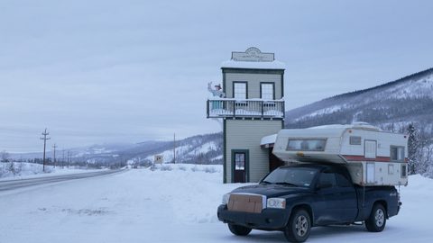 北極圏へ！キャンピングカーで真冬のロードトリップ！