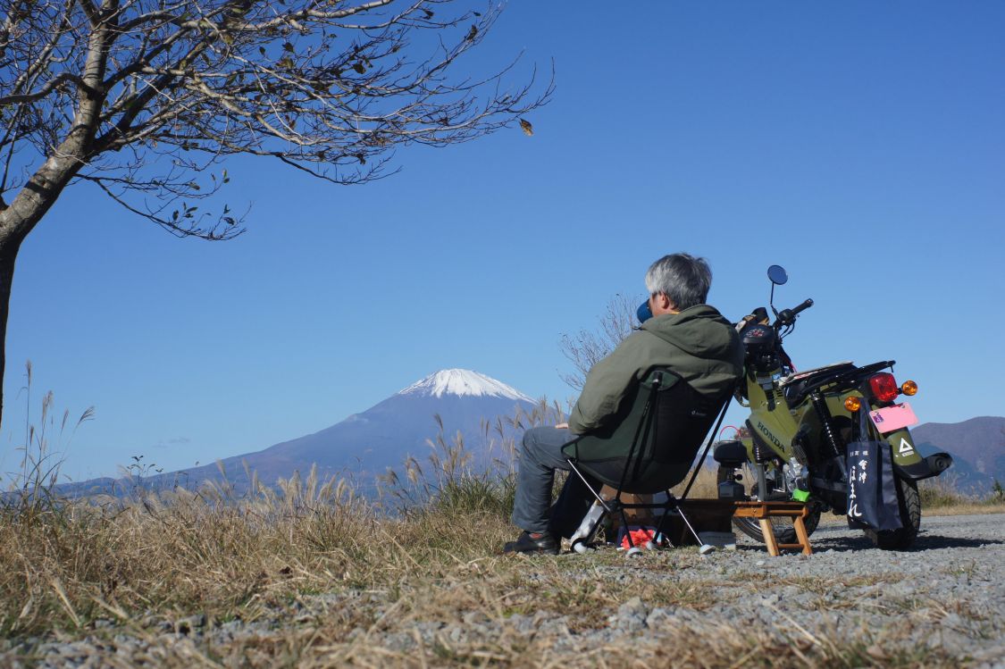 私もやってます。「天声人語」に出ていた「チェアリング」［読者投稿記事］