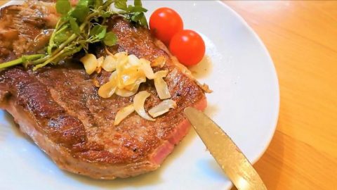 ダッチオーブンならこんな大きな肉も焼ける！［読者投稿記事］