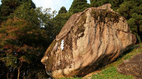 巨石ハンター須田郡司さんおすすめ！一度は見たい日本＆海外の「巨石」絶景