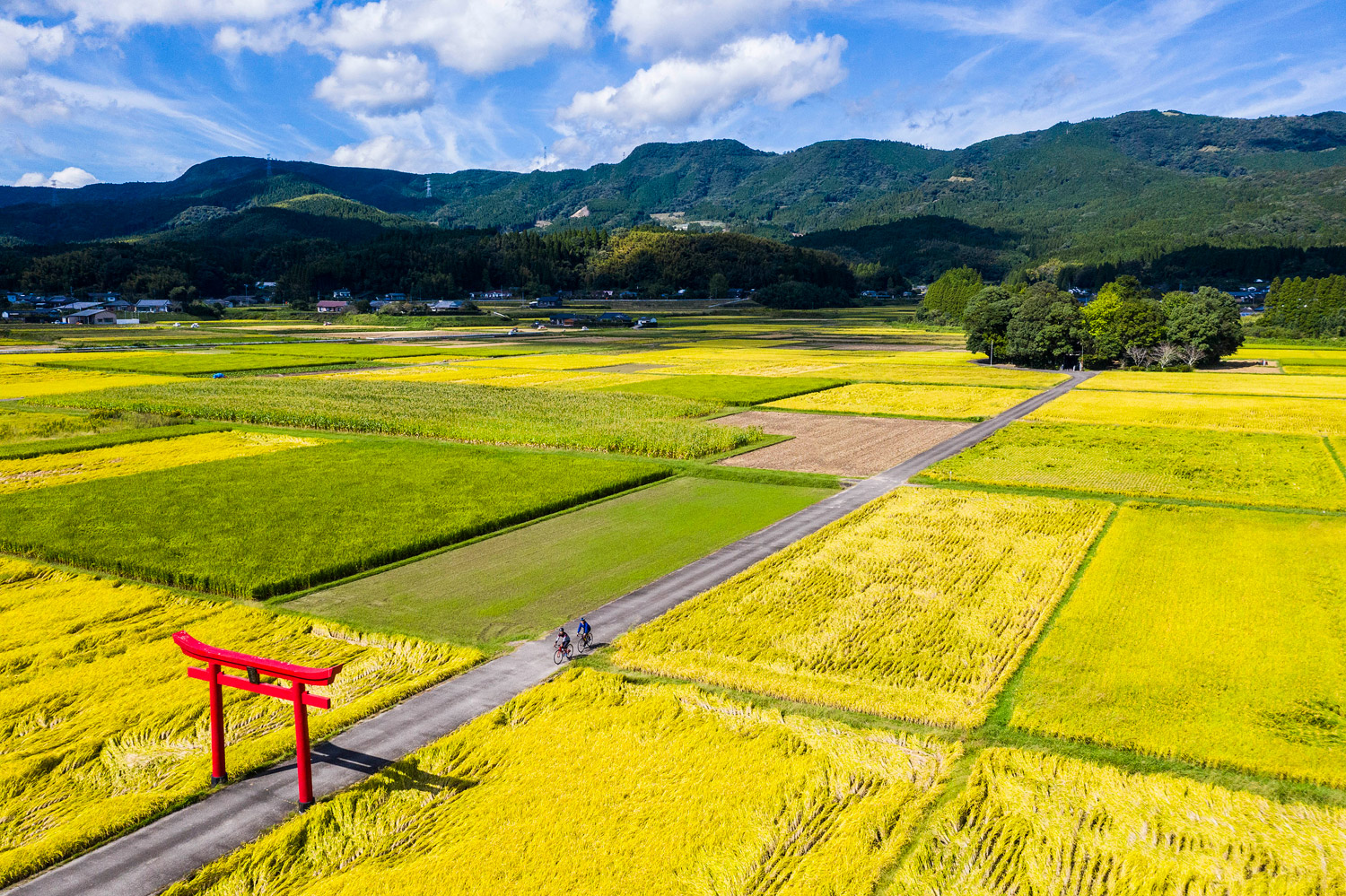 宮崎県えびの市で のどかな田園風景の中を自転車で散策 絶景スポットと絶品グルメに出会いました Be Pal