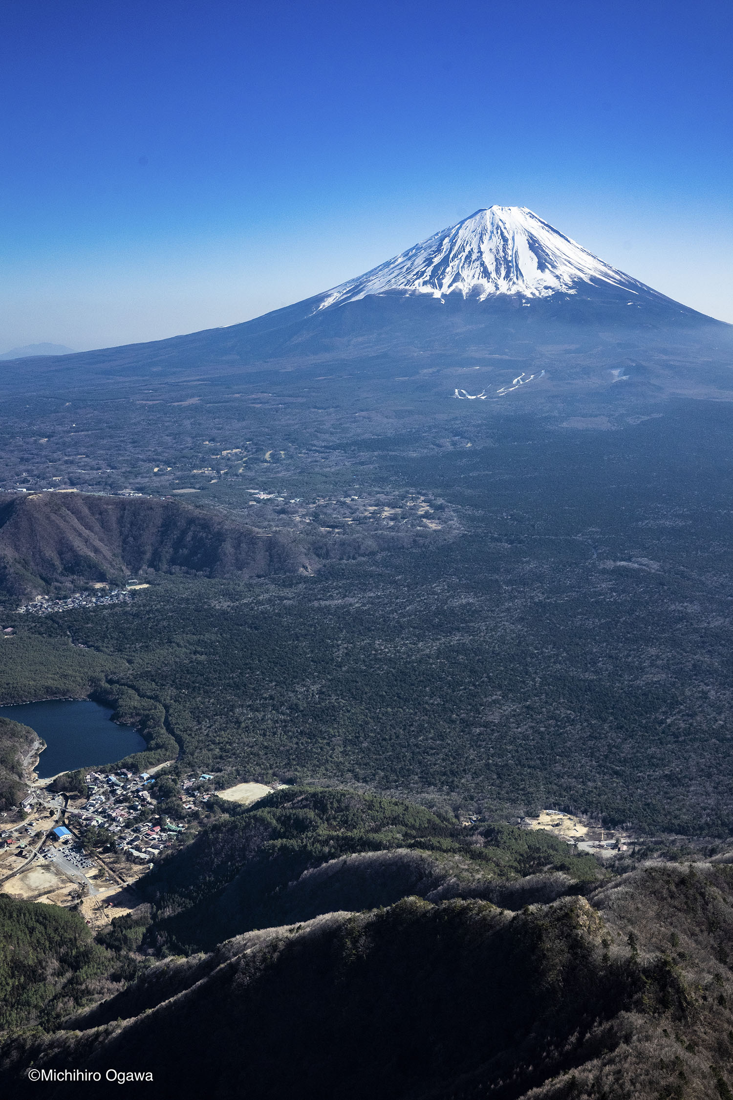 空 湖 森から樹海を観察 星のや富士の ディスカバー樹海ツアー は究極の社会科見学だった Be Pal