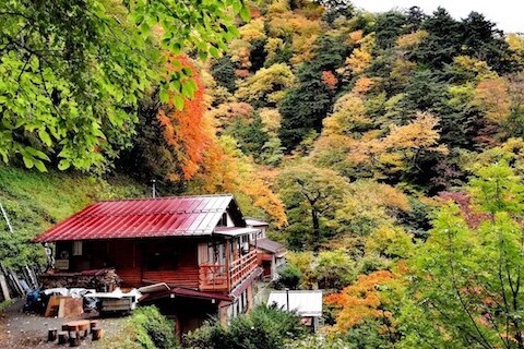 はじめての山小屋泊体験にちょうどいい、温泉と登山が楽しめる「三条の湯」