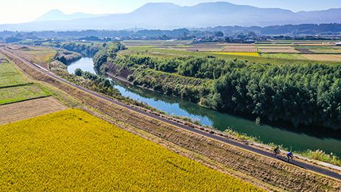 宮崎県えびの市の川内川沿いをゆったりライド！ 石造りの橋と美しい湧水池を目指す