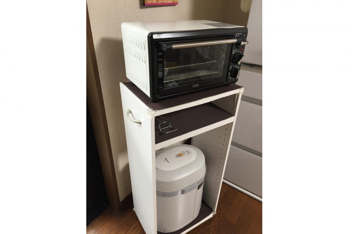 生ゴミ処理機を隠す可動式キッチンカウンター［読者投稿記事］
