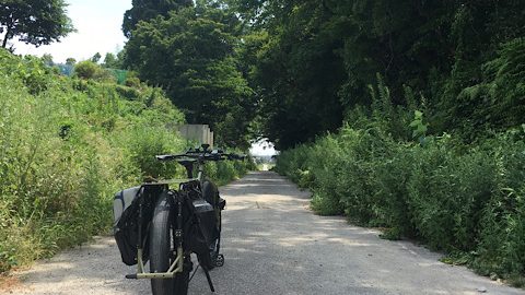 キャンプ道具も積める！積載能力抜群の自転車＝ビッグファットダミーがすごい