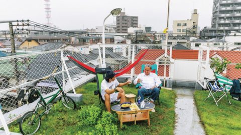 屋上緑化で「おうちキャンプ」を楽しむコツと道具
