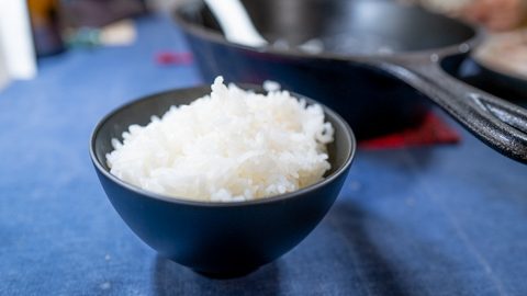 自宅でキャンプで白米が驚くべき美味しさに！ダッチオーブンで炊飯してみよう