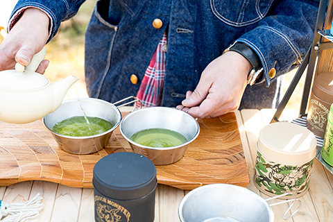 「キャンプ×日本茶」がSNSで流行中！日本茶の魅力やキャンプとの相性が良い理由とは