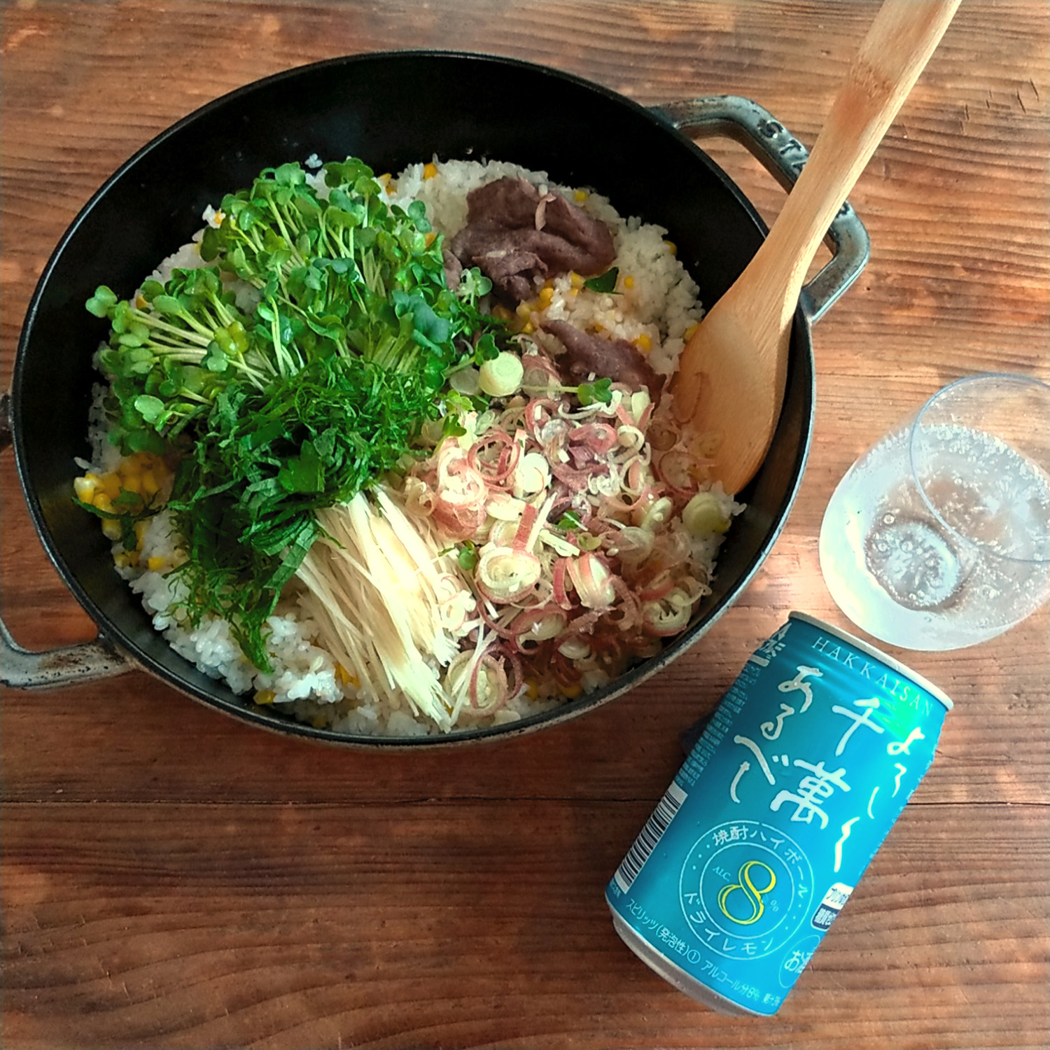 鍋ひとつでキャンプでも簡単 牛肉 夏野菜の 牛とうもろこしごはん とクラフトハイボールのペアリング Be Pal