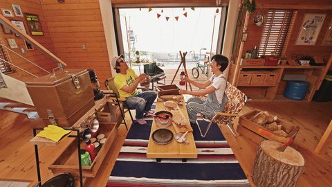 大好きな道具を並べて楽しむ「手作りおうちキャンプ」