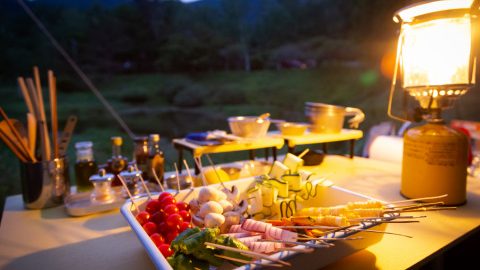 100均（セリア）の焼き鳥台を使って簡単BBQ。７色の夏野菜で「なないろベジ串」レシピ