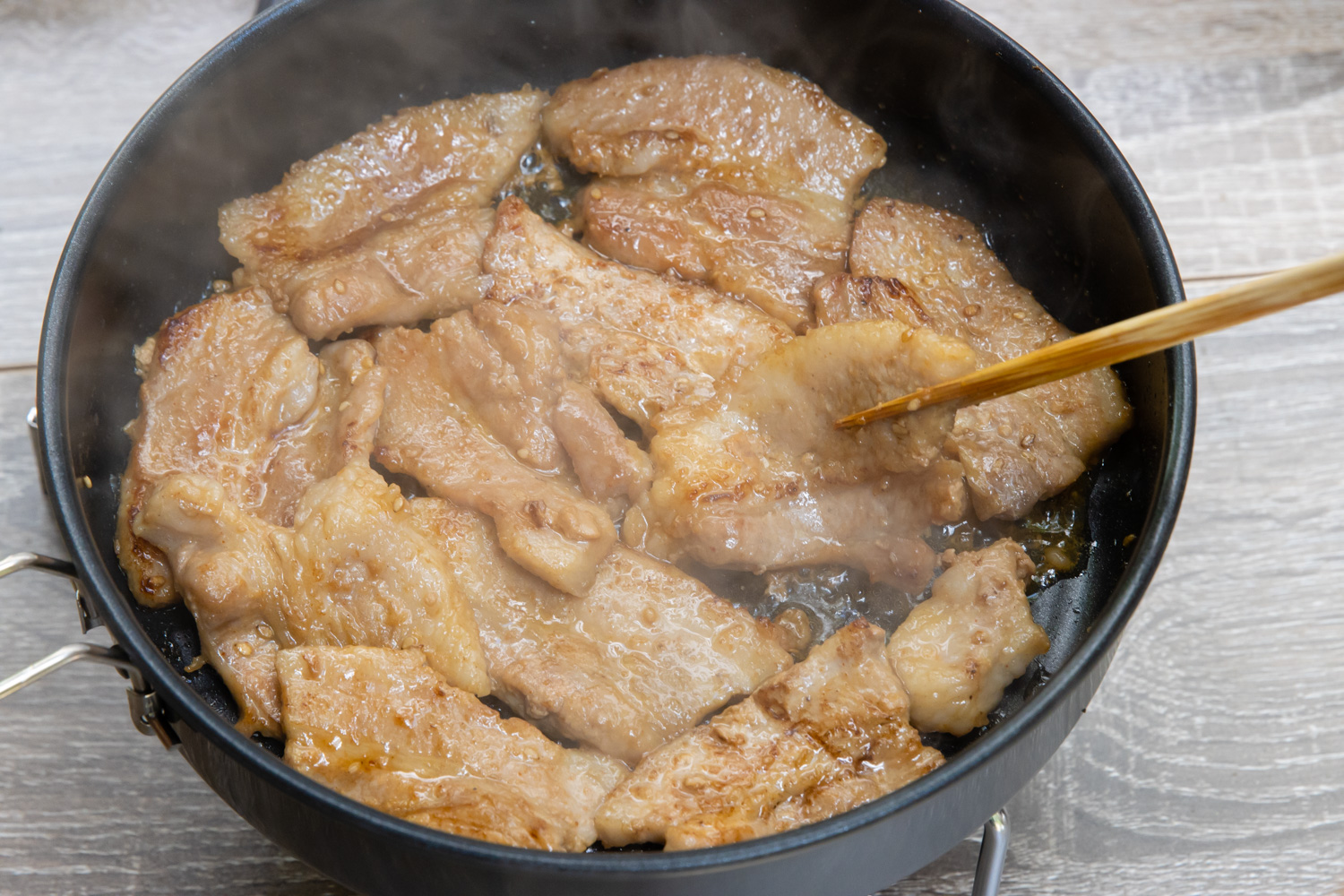 「豚キムチと梅干の炊き込みご飯」