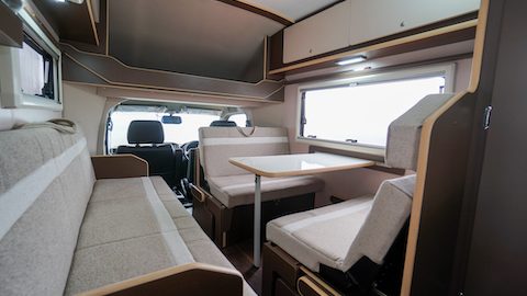 運転するのも楽しくなる！セキソーボディのキャンピングカー「TOM23」&「TOM200」