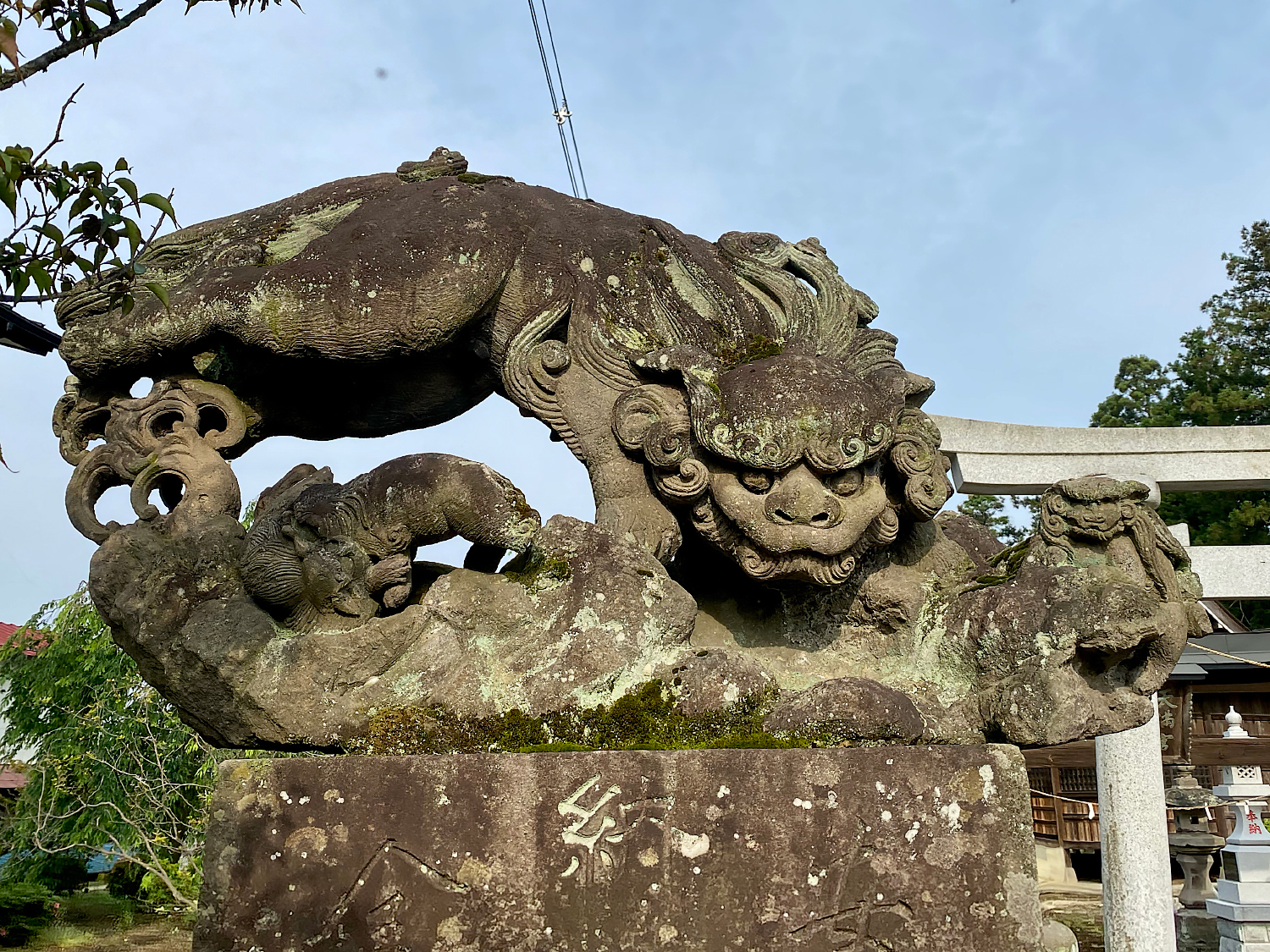 川田神社の空飛ぶ狛犬