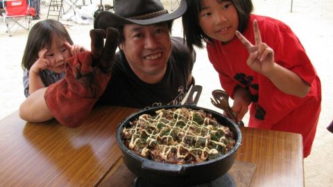 旧コールマン スキレットでお好み焼き［読者投稿記事］