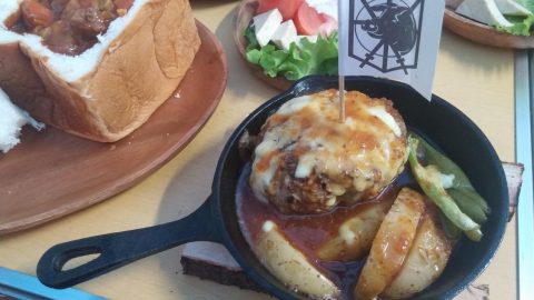 スキレットを使ったアウトドア映え料理［読者投稿記事］